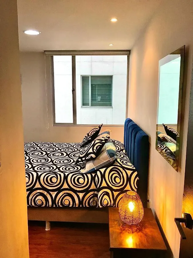 Suite Equipada La Carolina - Cama Queen - 6 Almohadas Quito