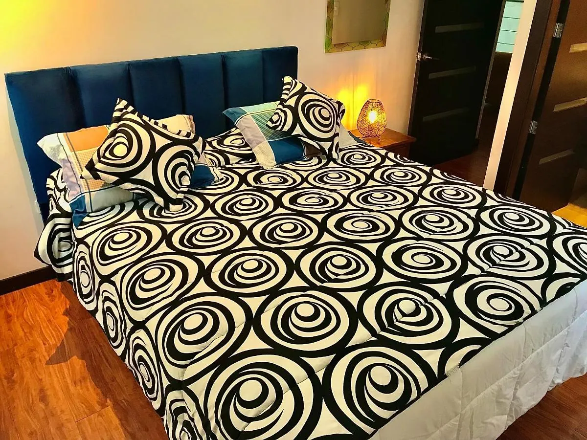 Suite Equipada La Carolina - Cama Queen - 6 Almohadas Quito